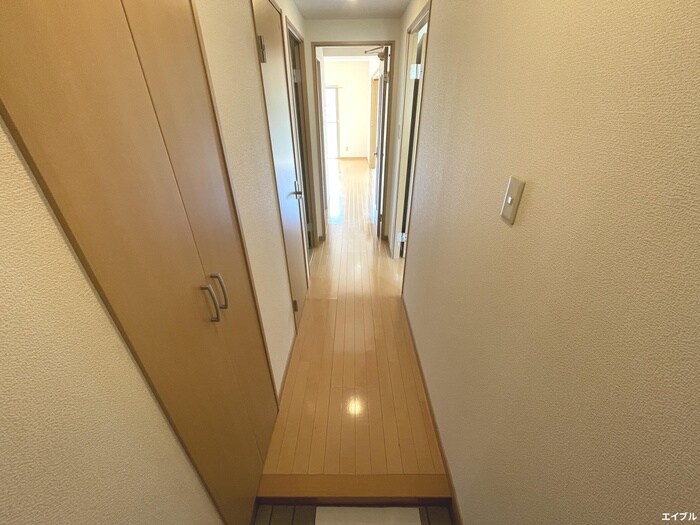 物件内観写真12　(玄関)