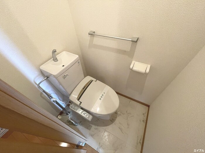 物件内観写真14　(トイレ)