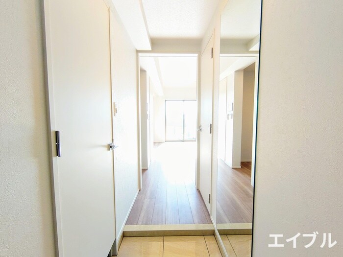 物件内観写真15　(玄関)