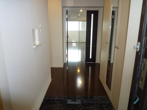 物件内観写真7　(玄関)