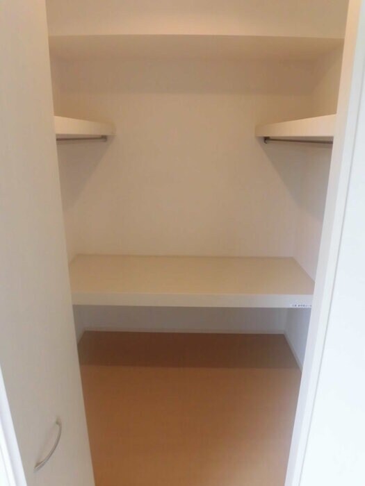 物件内観写真8　(収納)