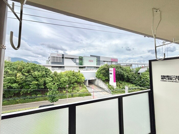 物件内観写真11　(室内からの展望)