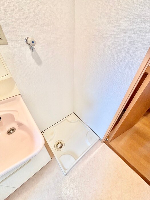 物件内観写真17　(洗濯機置場)