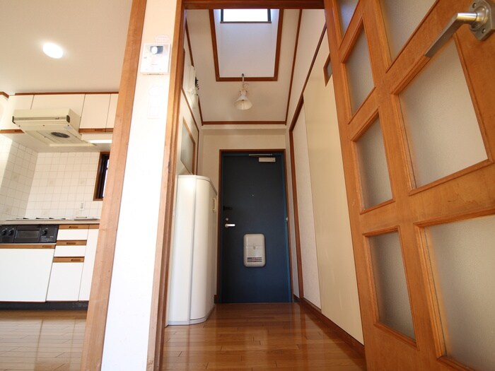物件内観写真10　(玄関)