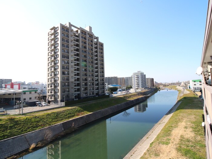 物件内観写真16　(室内からの展望)