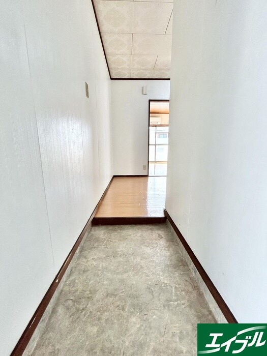 物件内観写真16　(廊下)