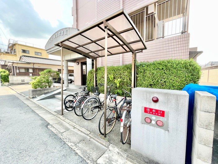 物件外観写真2　(駐輪場)
