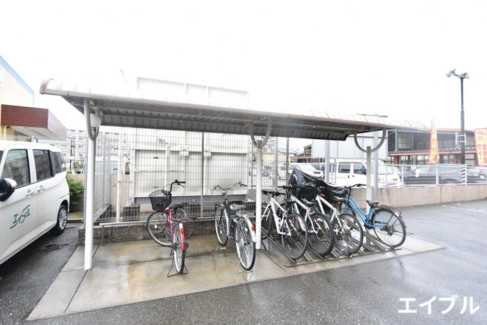 物件外観写真5　(駐輪場)