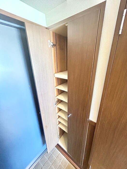 物件内観写真18　(靴箱)