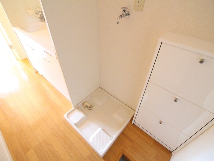 物件内観写真14　(洗濯機置場)