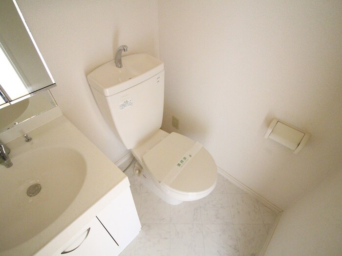 物件内観写真16　(トイレ)