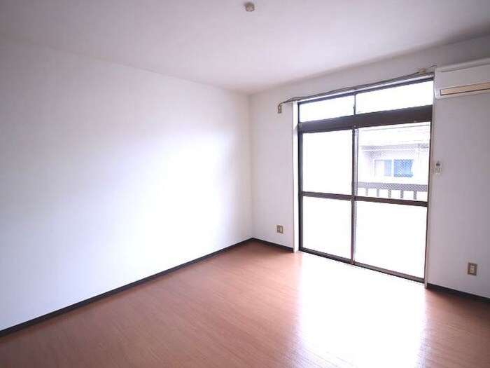 物件内観写真6　(居室)