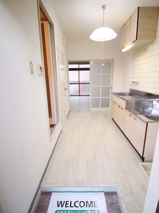 物件内観写真13　(玄関)