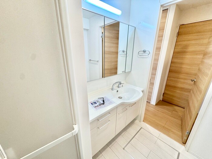 物件内観写真11　(洗面)