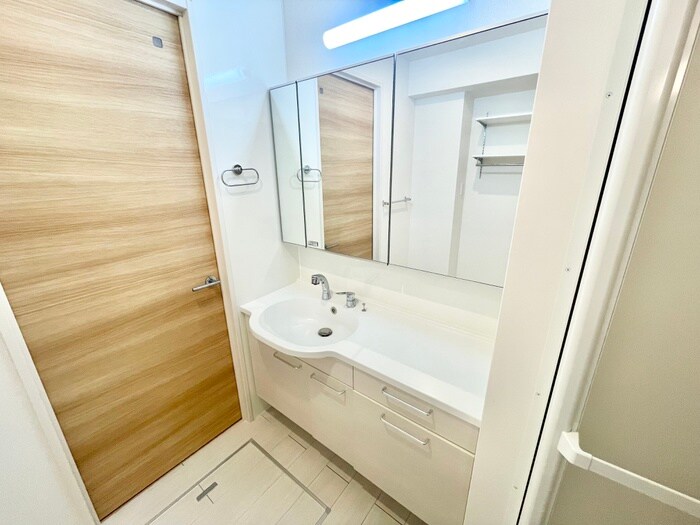 物件内観写真11　(洗面)