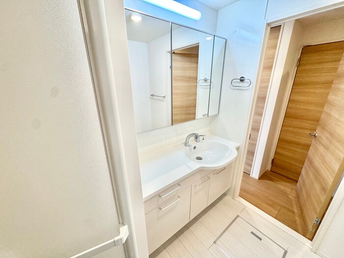 物件内観写真11　(洗面)