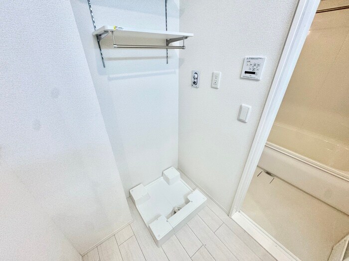 物件内観写真12　(洗濯機置場)