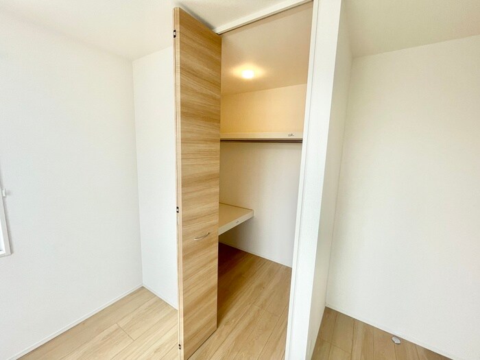 物件内観写真12　(収納)