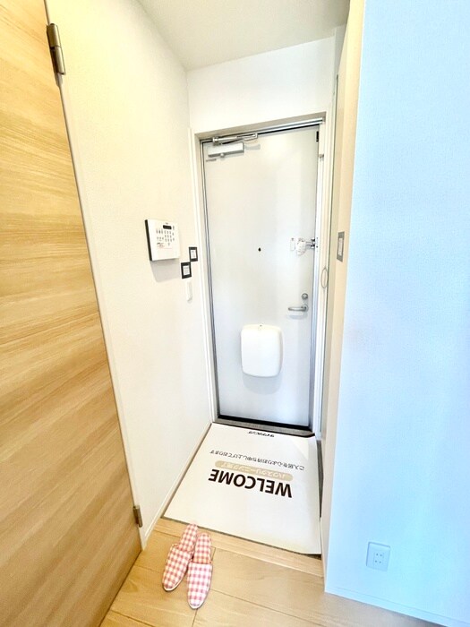 物件内観写真12　(玄関)