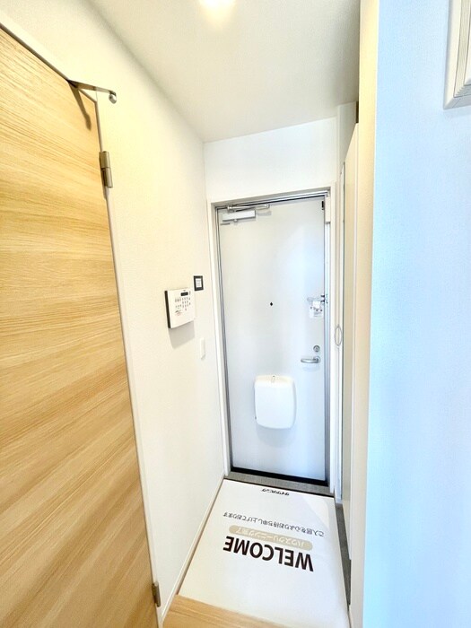 物件内観写真12　(玄関)