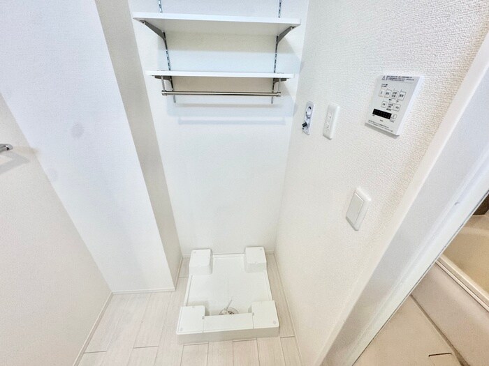 物件内観写真12　(洗濯機置場)