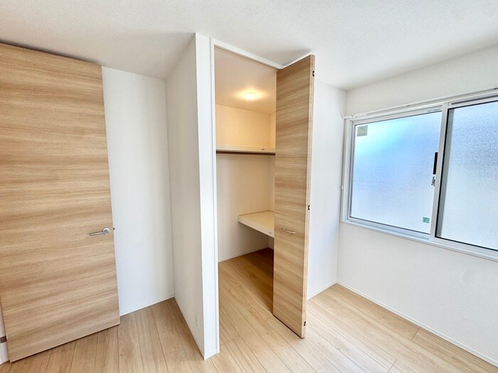 物件内観写真13　(収納)