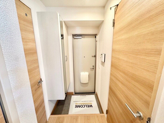 物件内観写真14　(玄関)