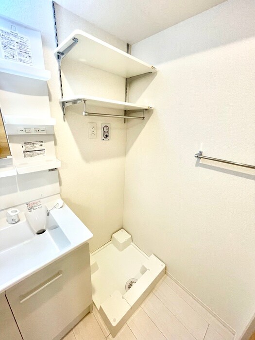 物件内観写真16　(洗濯機置場)