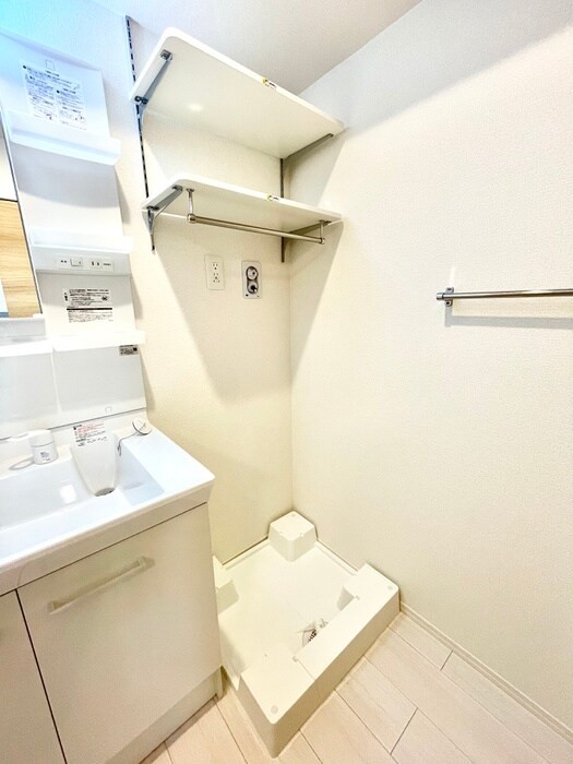 物件内観写真16　(洗濯機置場)