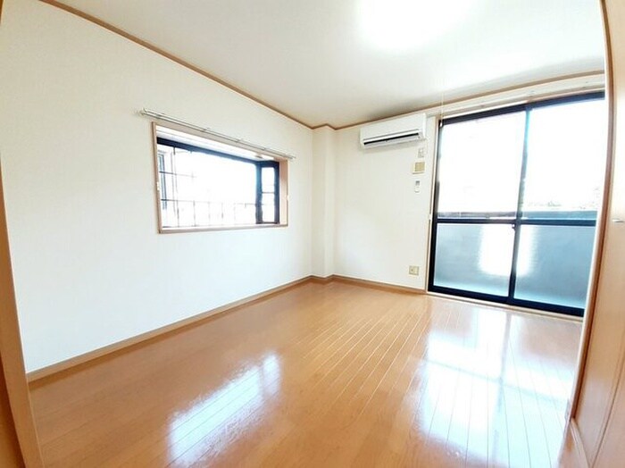 物件内観写真4　(居室)