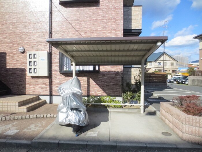 物件外観写真3　(駐輪場)