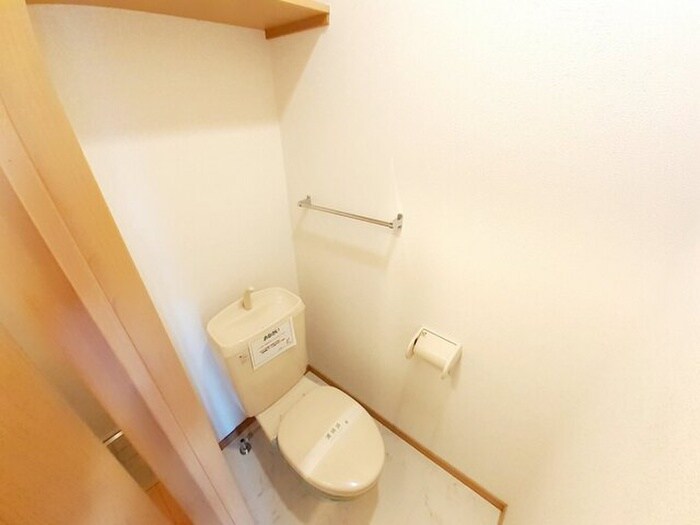 物件内観写真8　(トイレ)