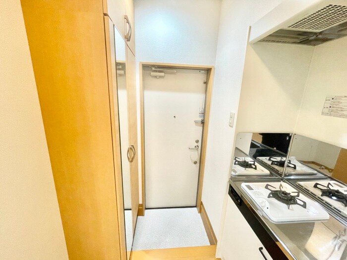 物件内観写真9　(玄関)