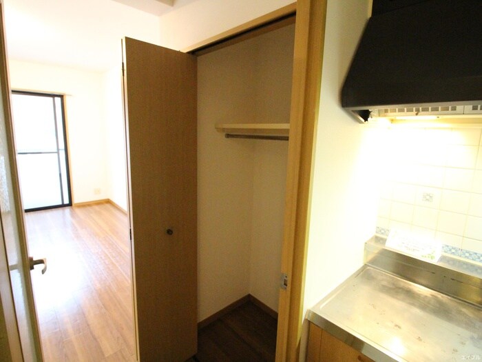物件内観写真13　(収納)