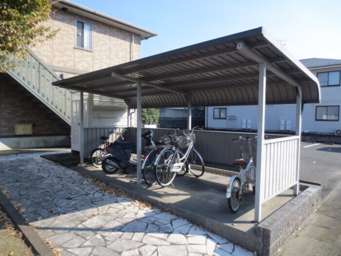 物件外観写真4　(駐輪場)