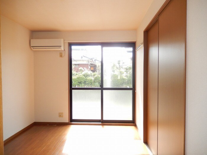 物件内観写真4　(居室)