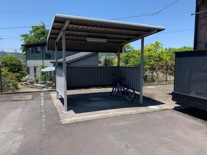 物件外観写真3　(駐輪場)
