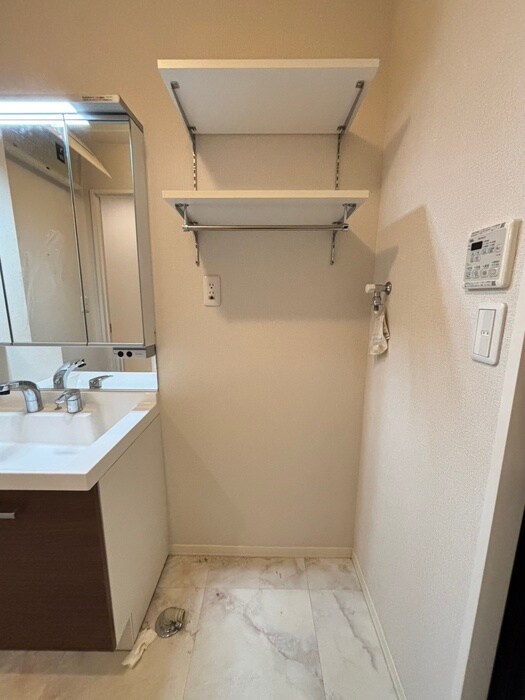 物件内観写真12　(洗濯機置場)