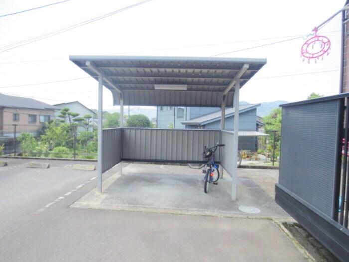 物件外観写真3　(駐輪場)