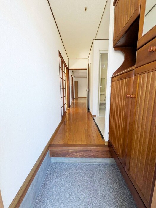 物件内観写真13　(玄関)