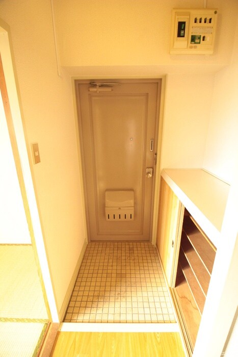 物件内観写真15　(玄関)