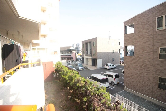 物件内観写真16　(室内からの展望)