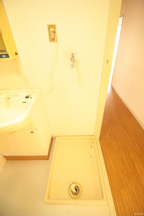 物件内観写真19　(洗濯機置場)