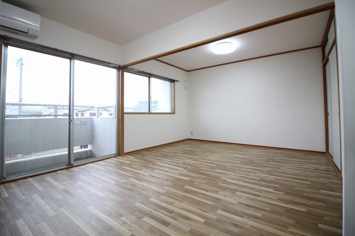 物件内観写真3　(居室)