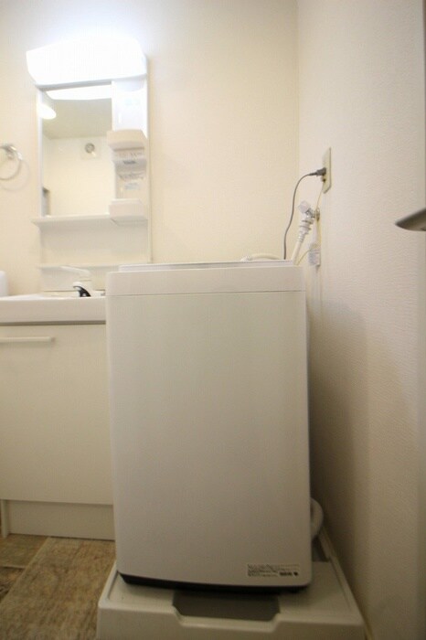 物件内観写真10　(洗濯機置場)