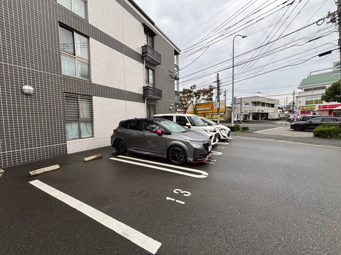 物件外観写真6　(駐車場)