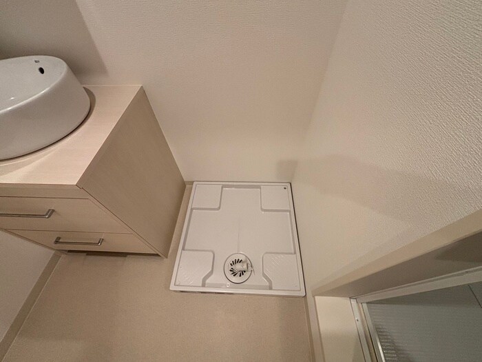 物件内観写真12　(洗濯機置場)