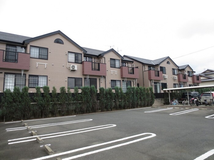 物件外観写真3　(駐車場)