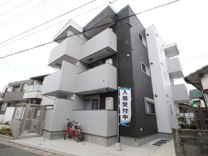 アルバーノ諸岡外観写真