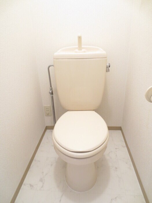 物件内観写真8　(トイレ)